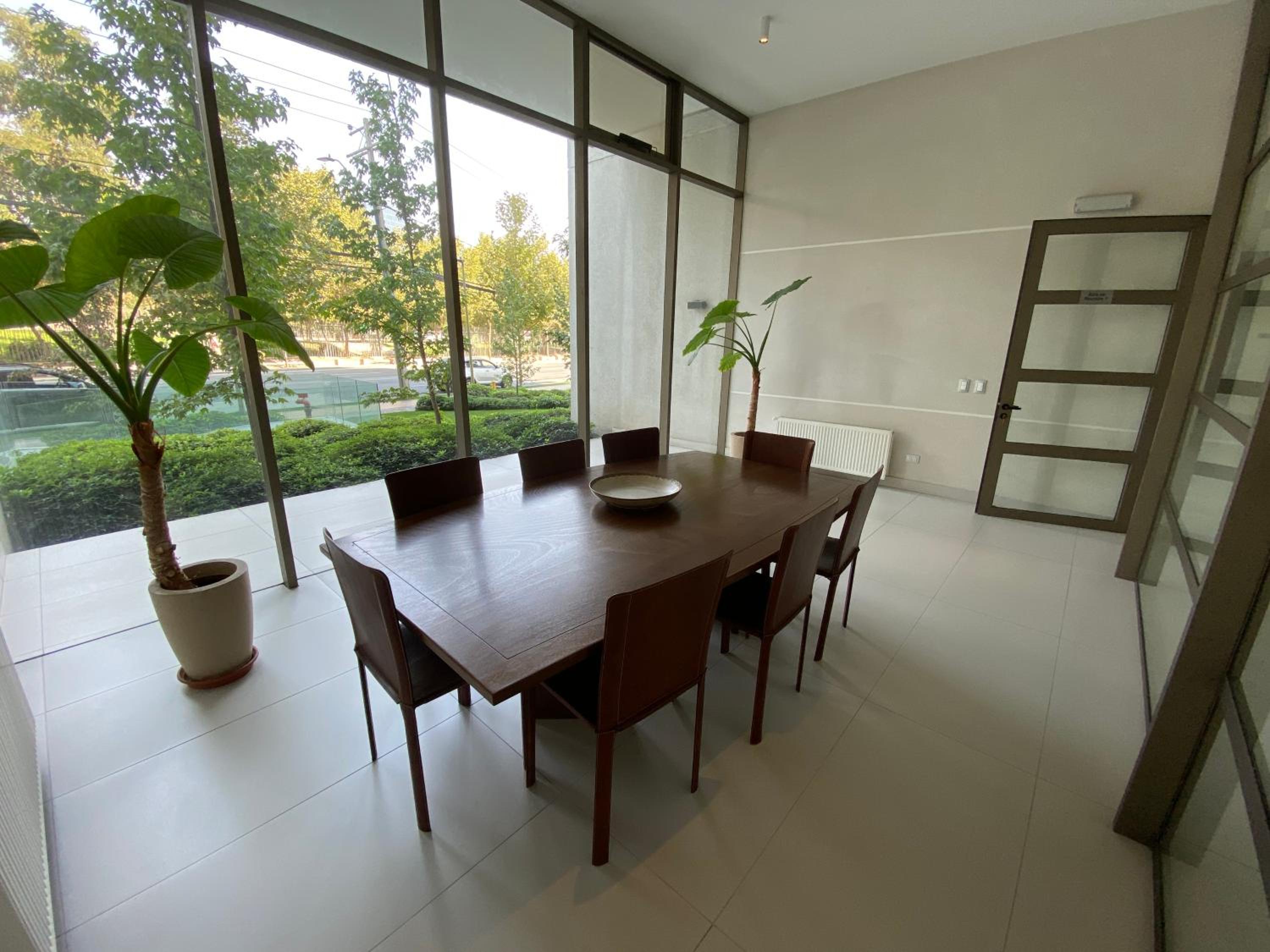 Departamento con gran vista a pasos de Parque Arauco