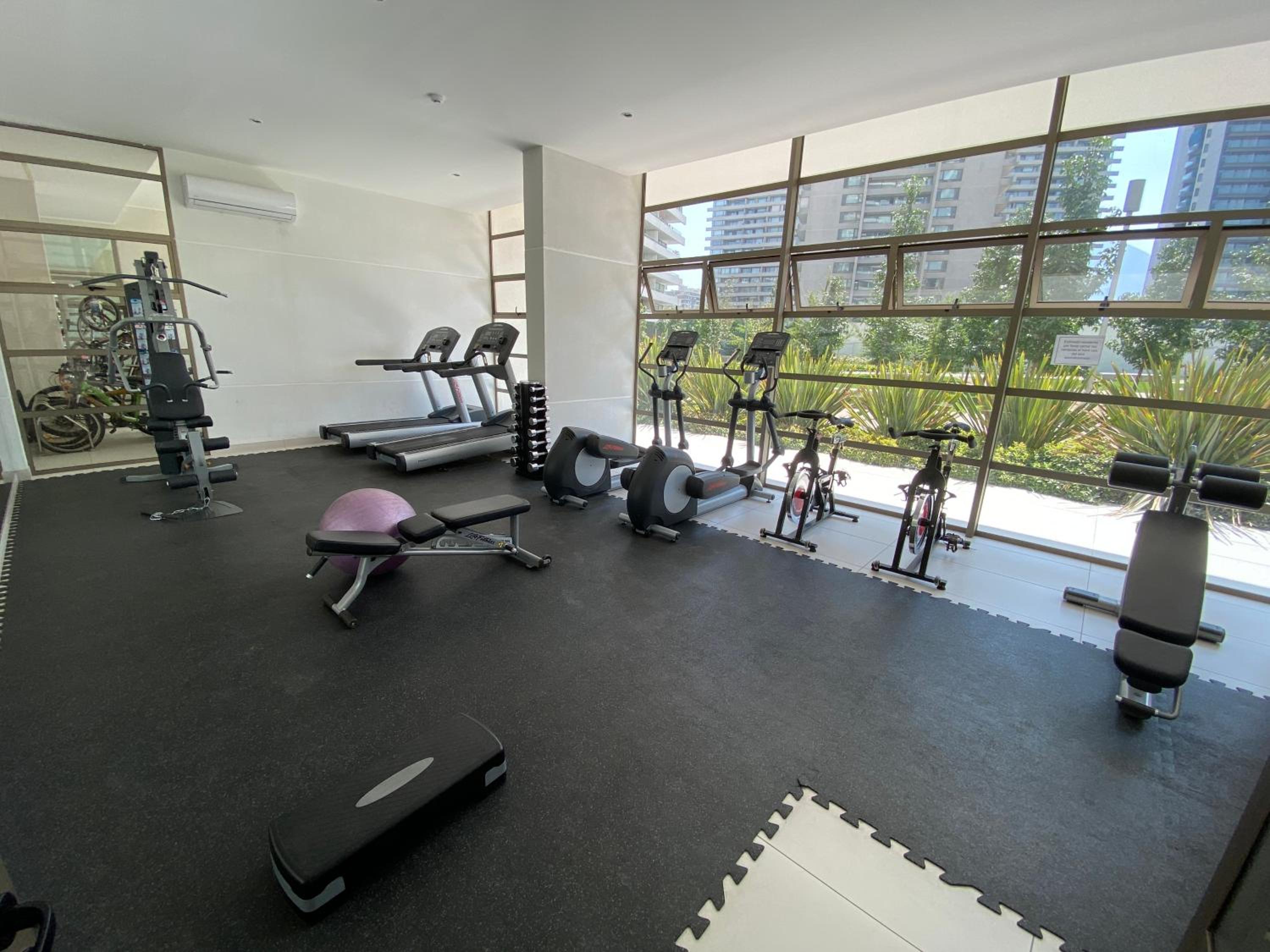 Departamento con gran vista a pasos de Parque Arauco