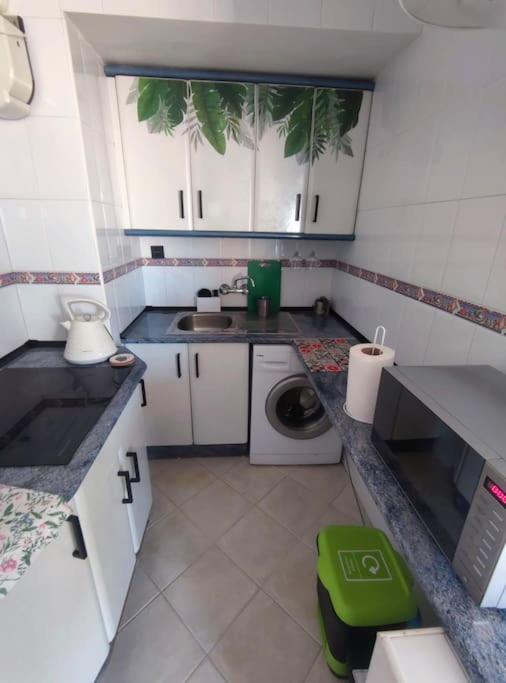 M&G Cozy Studio Apartment -beachfront,WIFI,AirCon,FullyEquipped