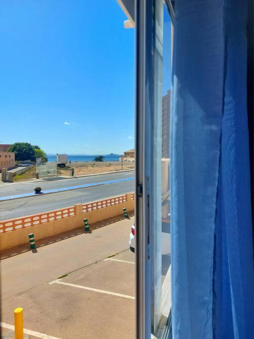 M&G Cozy Studio Apartment -beachfront,WIFI,AirCon,FullyEquipped