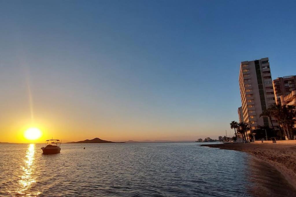 M&G Cozy Studio Apartment -beachfront,WIFI,AirCon,FullyEquipped
