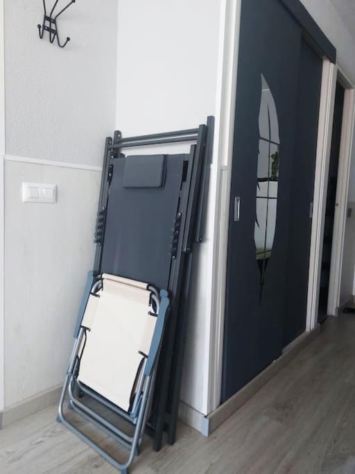 M&G Cozy Studio Apartment -beachfront,WIFI,AirCon,FullyEquipped