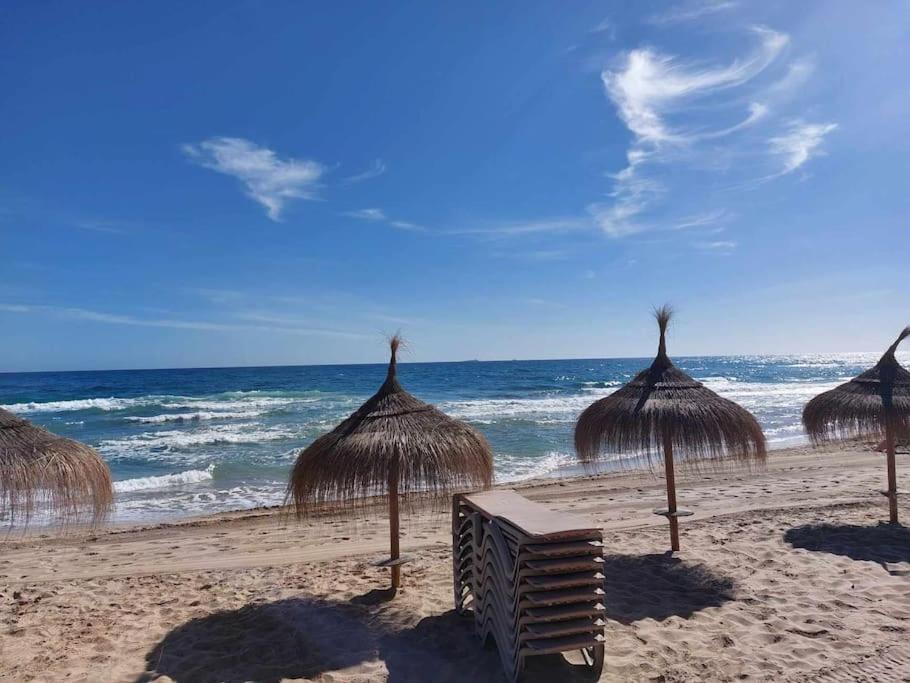 M&G Cozy Studio Apartment -beachfront,WIFI,AirCon,FullyEquipped