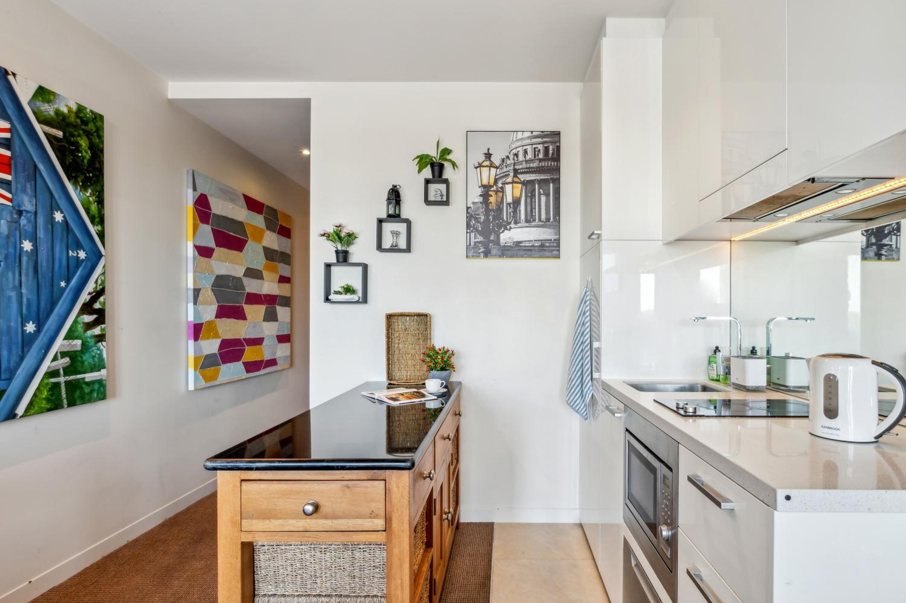 Seaside Studio Apartment in Frankston, Melbourne