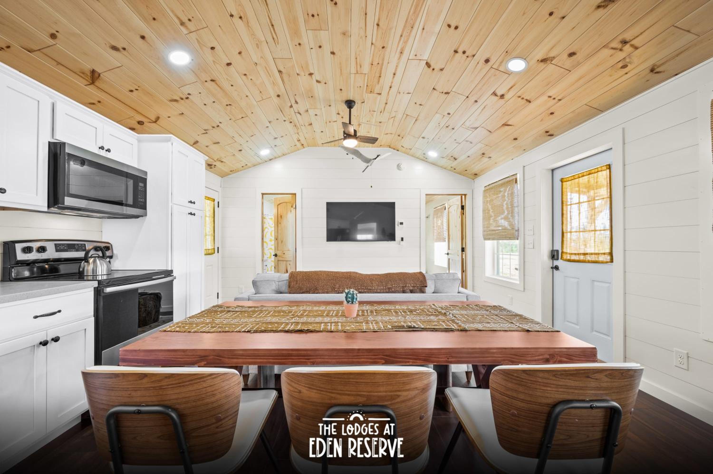 Lodge 101 at Eden Reserve Near Ark