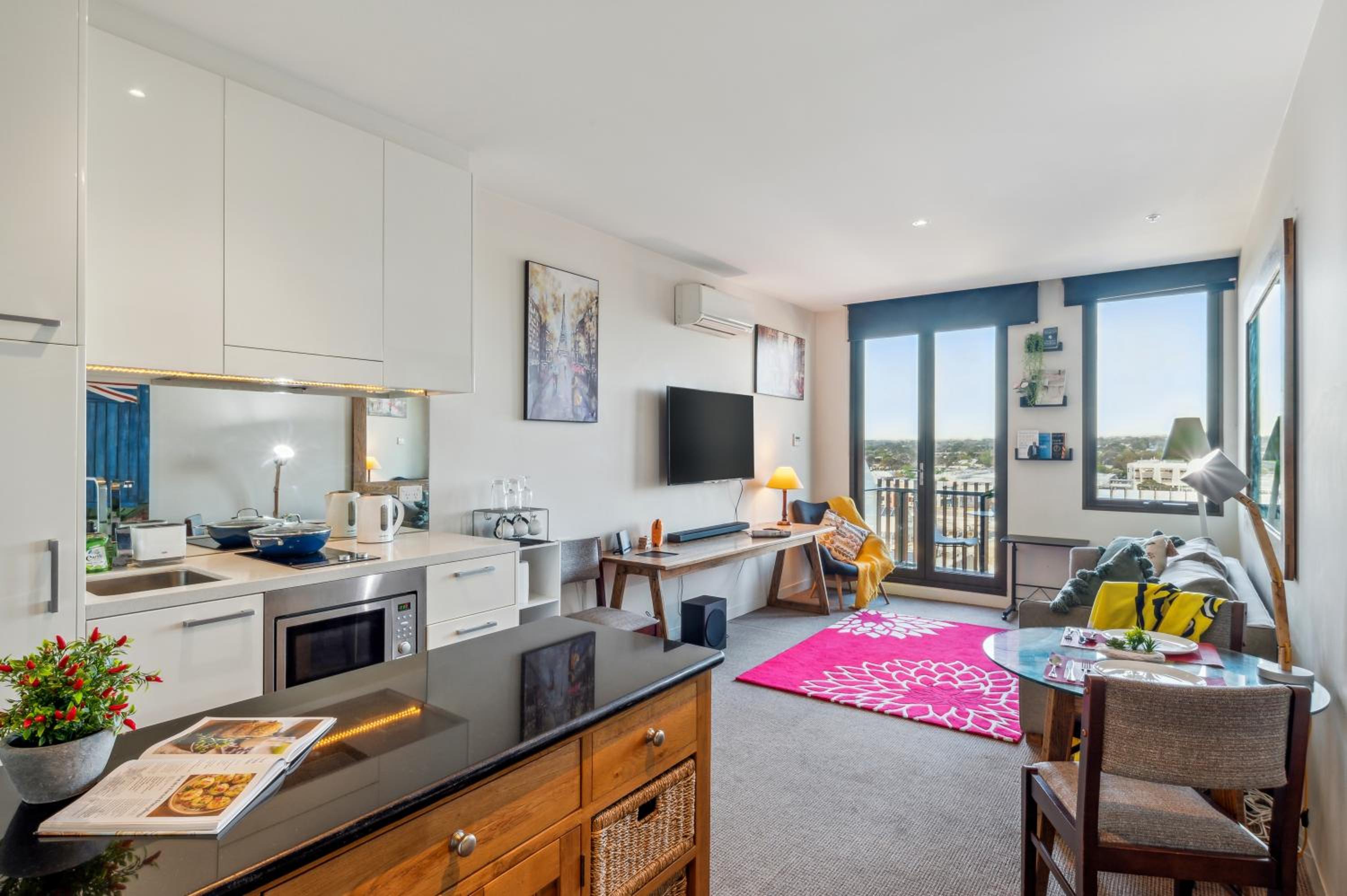 Seaside Studio Apartment in Frankston, Melbourne