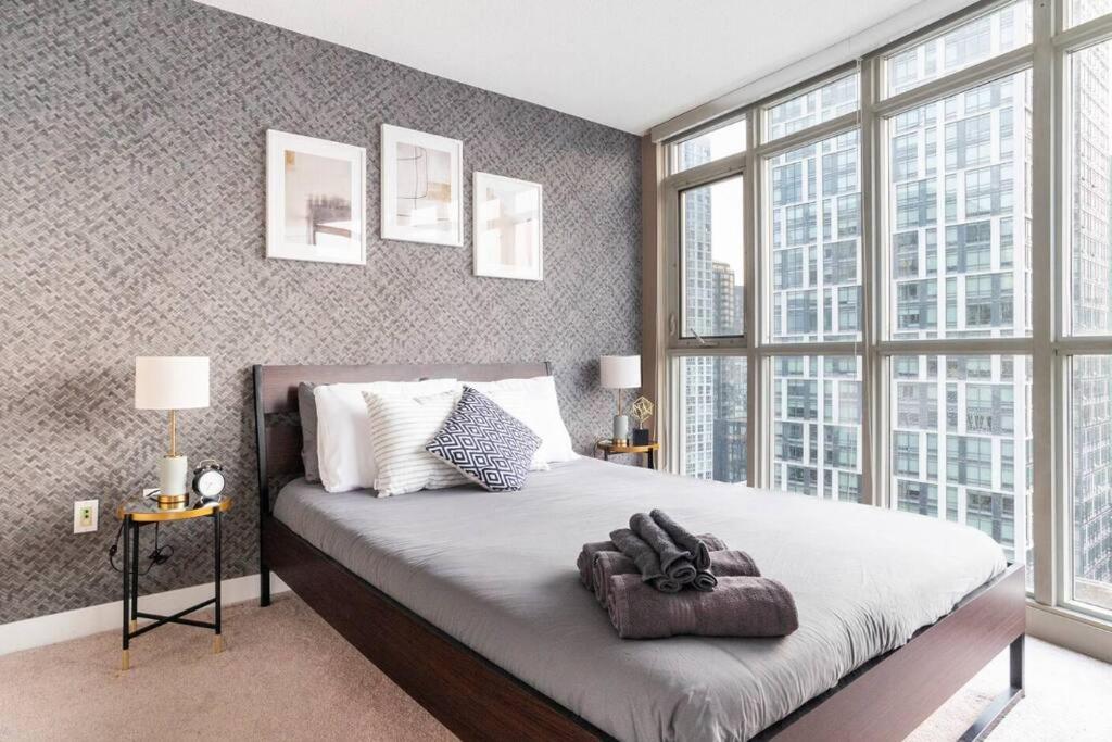SkyHigh Haven LED-Lit Downtown Condo Retreat