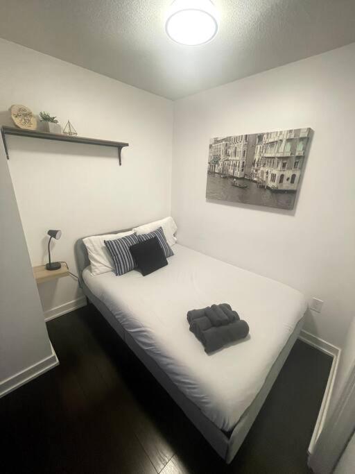SkyHigh Haven LED-Lit Downtown Condo Retreat