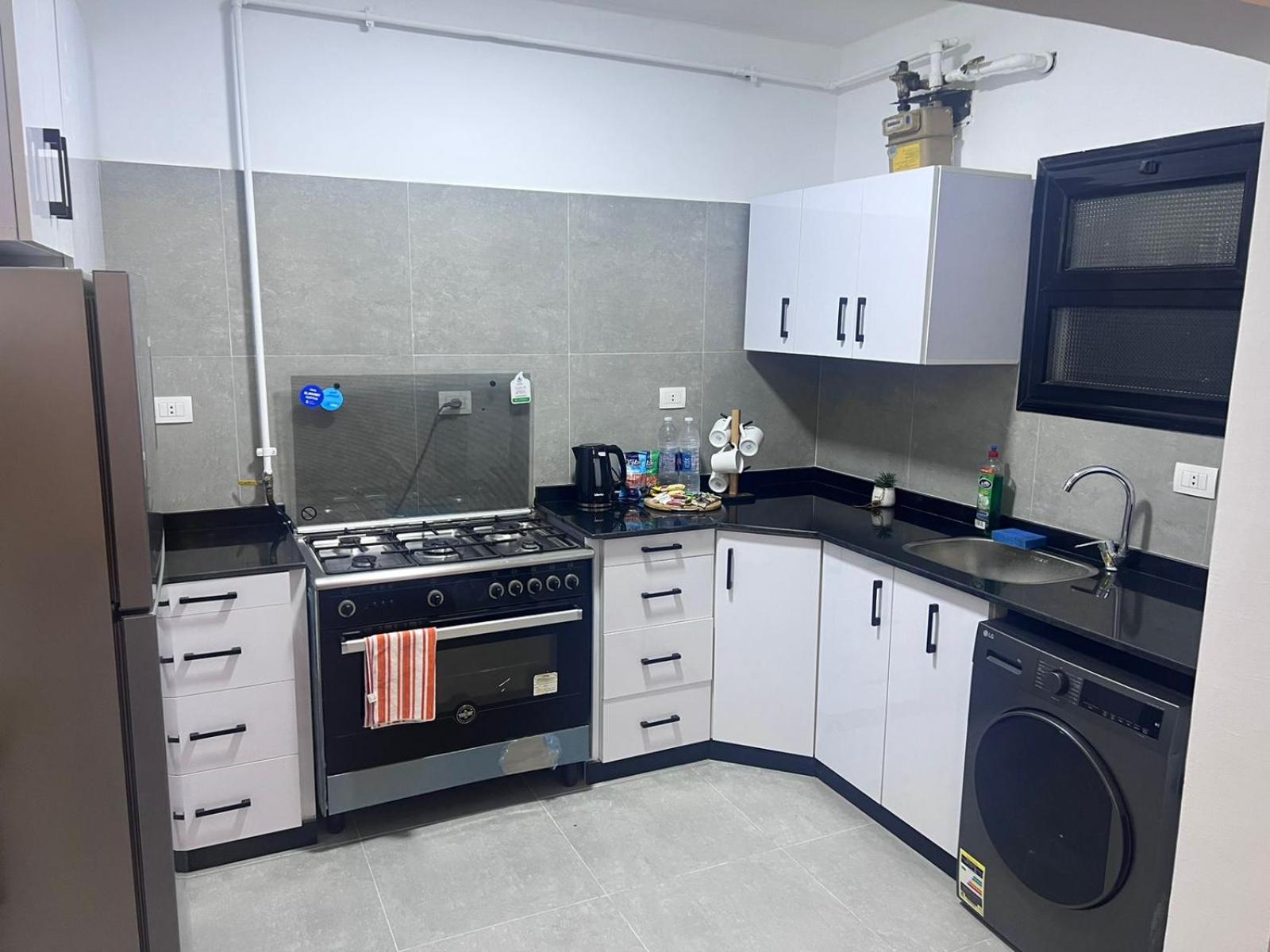 Nasr city apt , 5 min to city Stars mall & more