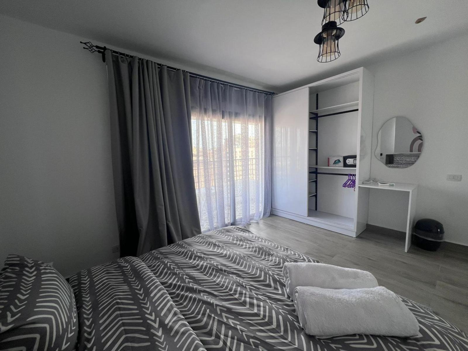 Nasr city apt , 5 min to city Stars mall & more