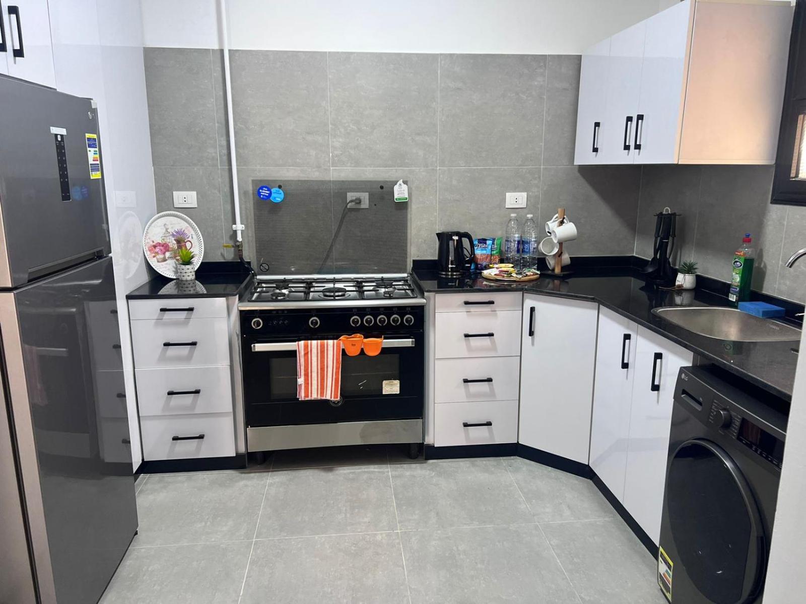 Nasr city apt , 5 min to city Stars mall & more