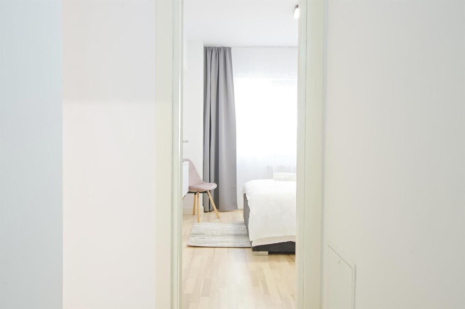 Himson Grey Apartment-Self Check-in near Airport & Mall