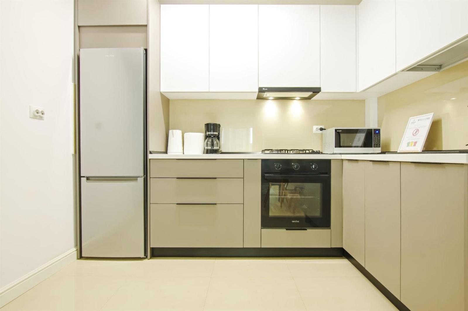 Himson Grey Apartment-Self Check-in near Airport & Mall