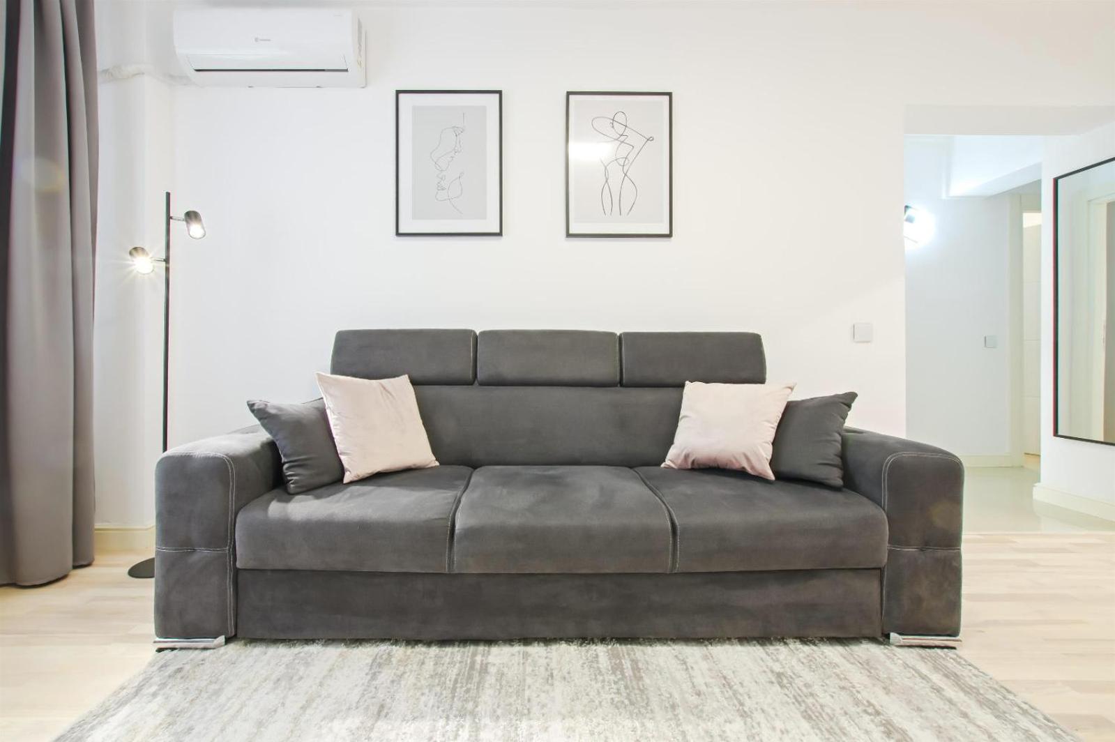 Himson Grey Apartment-Self Check-in near Airport & Mall