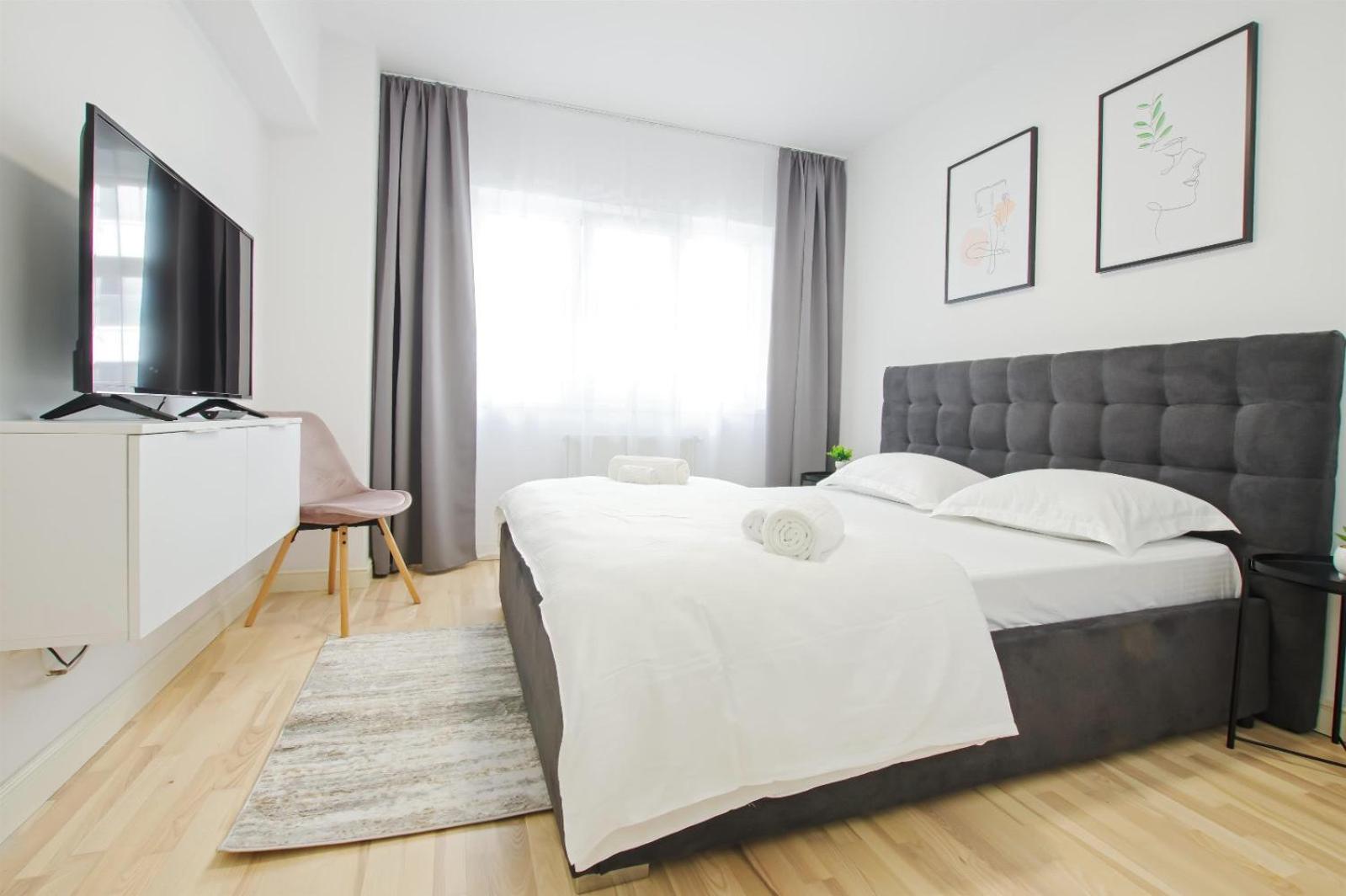 Himson Grey Apartment-Self Check-in near Airport & Mall
