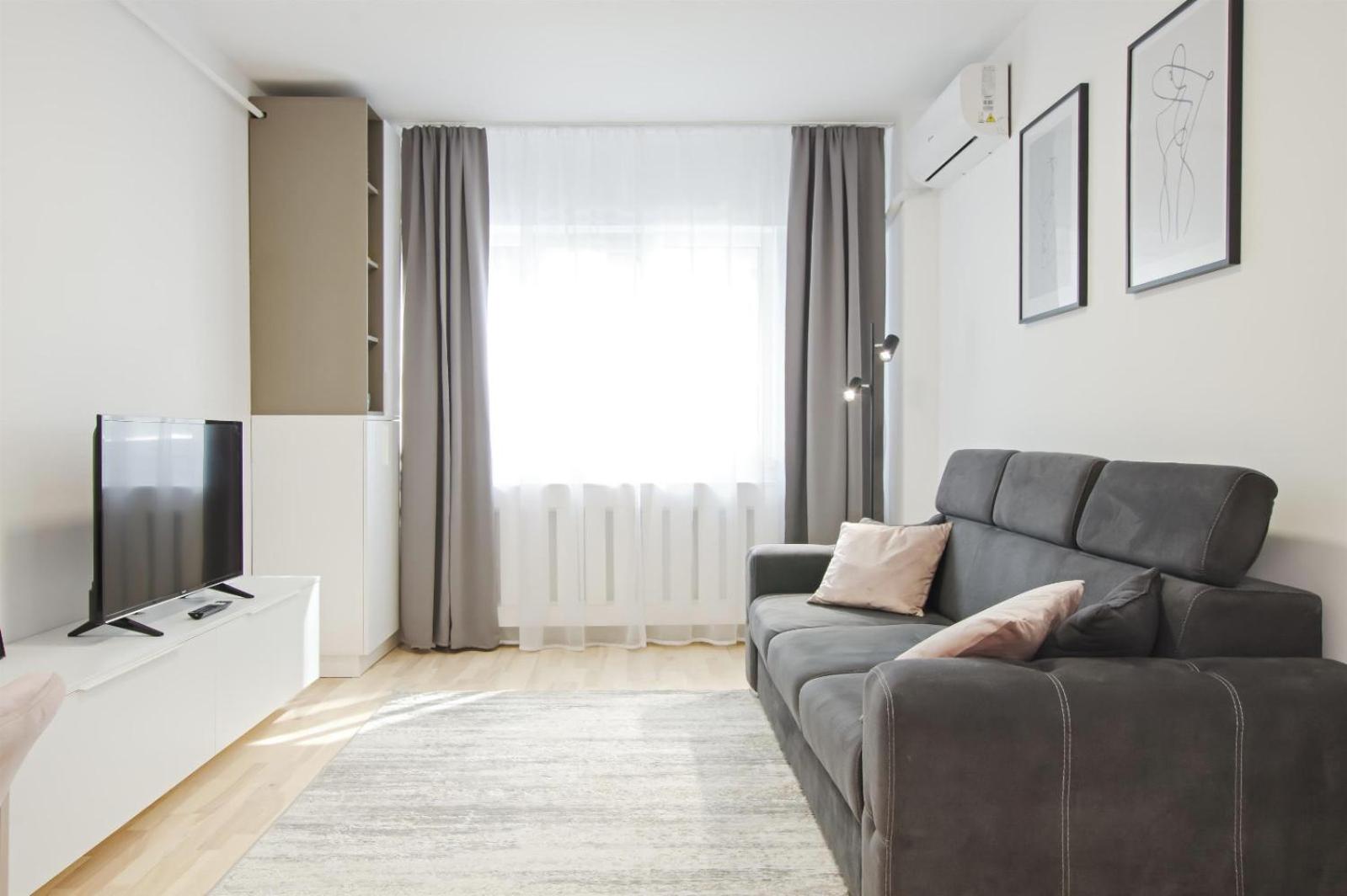 Himson Grey Apartment-Self Check-in near Airport & Mall
