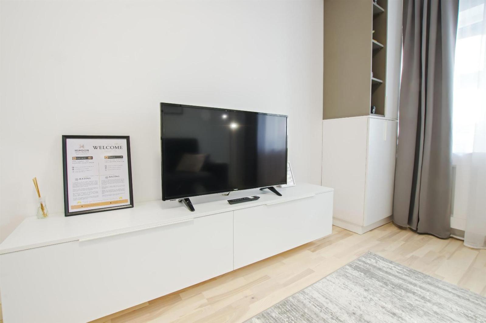 Himson Grey Apartment-Self Check-in near Airport & Mall