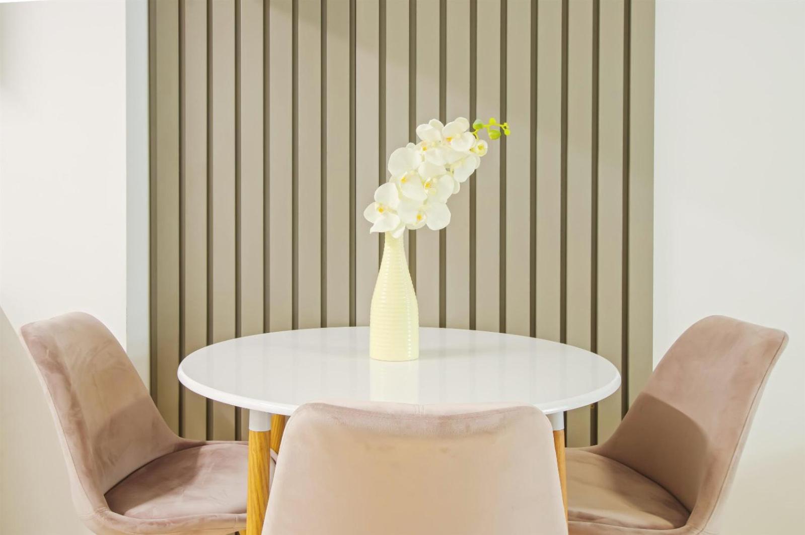 Himson Grey Apartment-Self Check-in near Airport & Mall