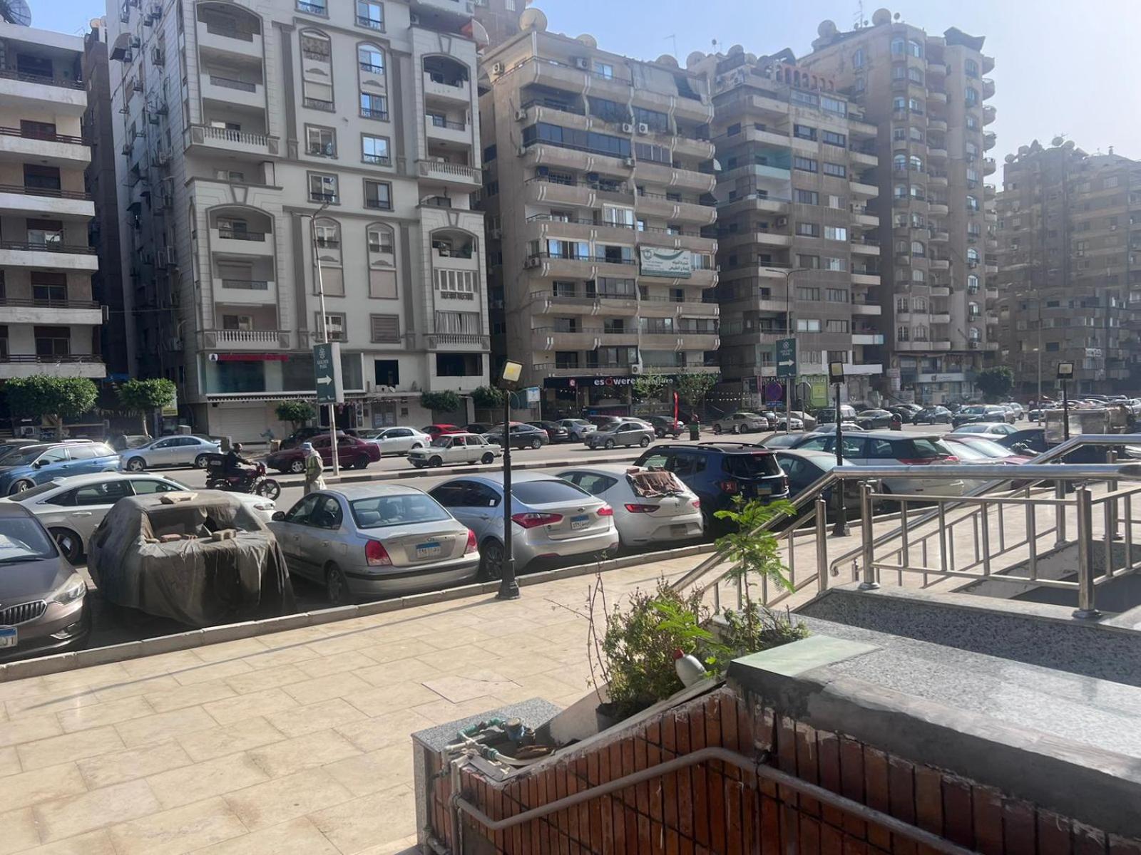 Nasr city apt , 5 min to city Stars mall & more