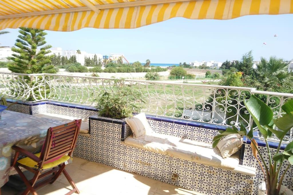 Maison pied dans l'eau à résidence Jinène Hammamet