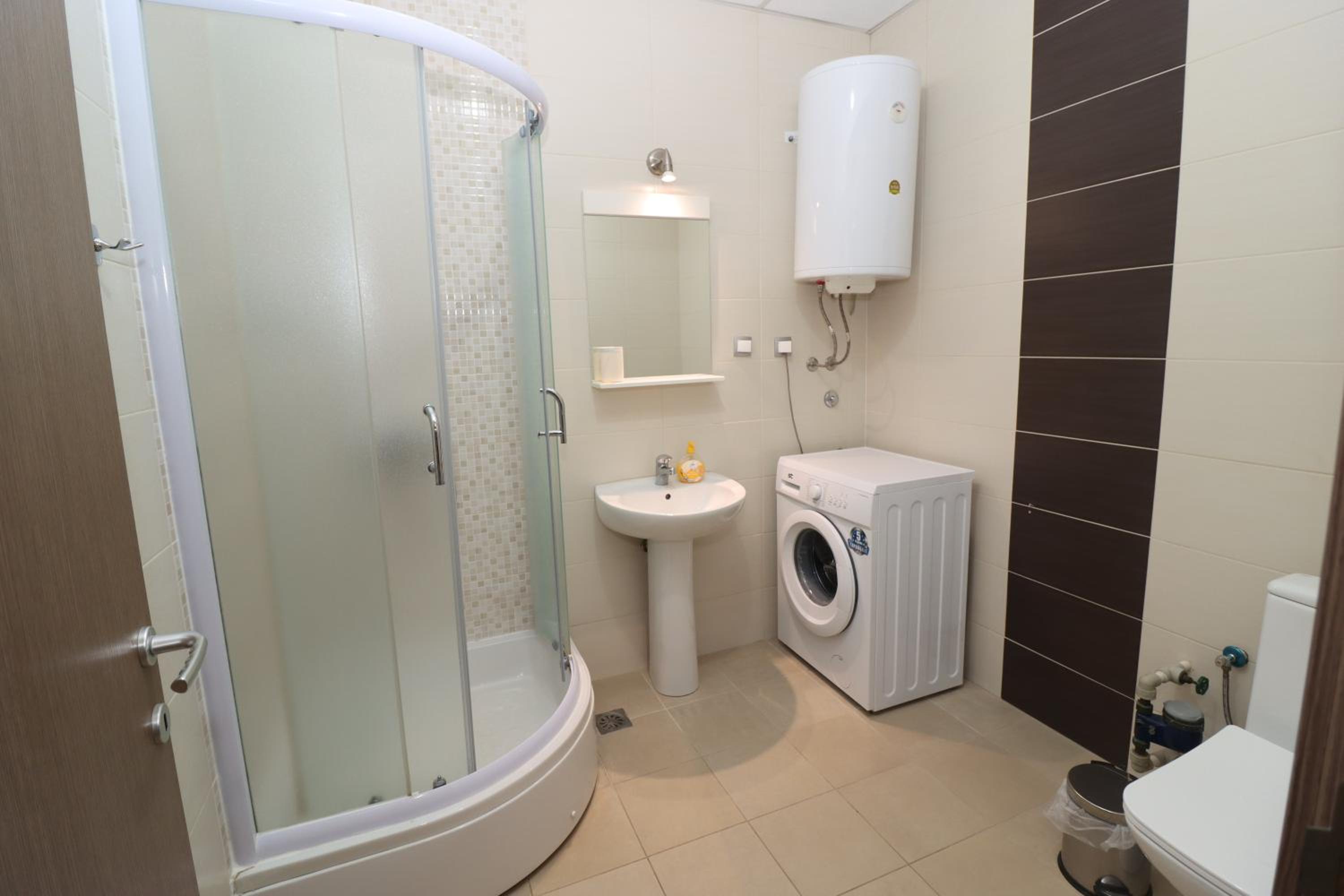 Luxury Apartments - with balcony 12 and 12a view 4