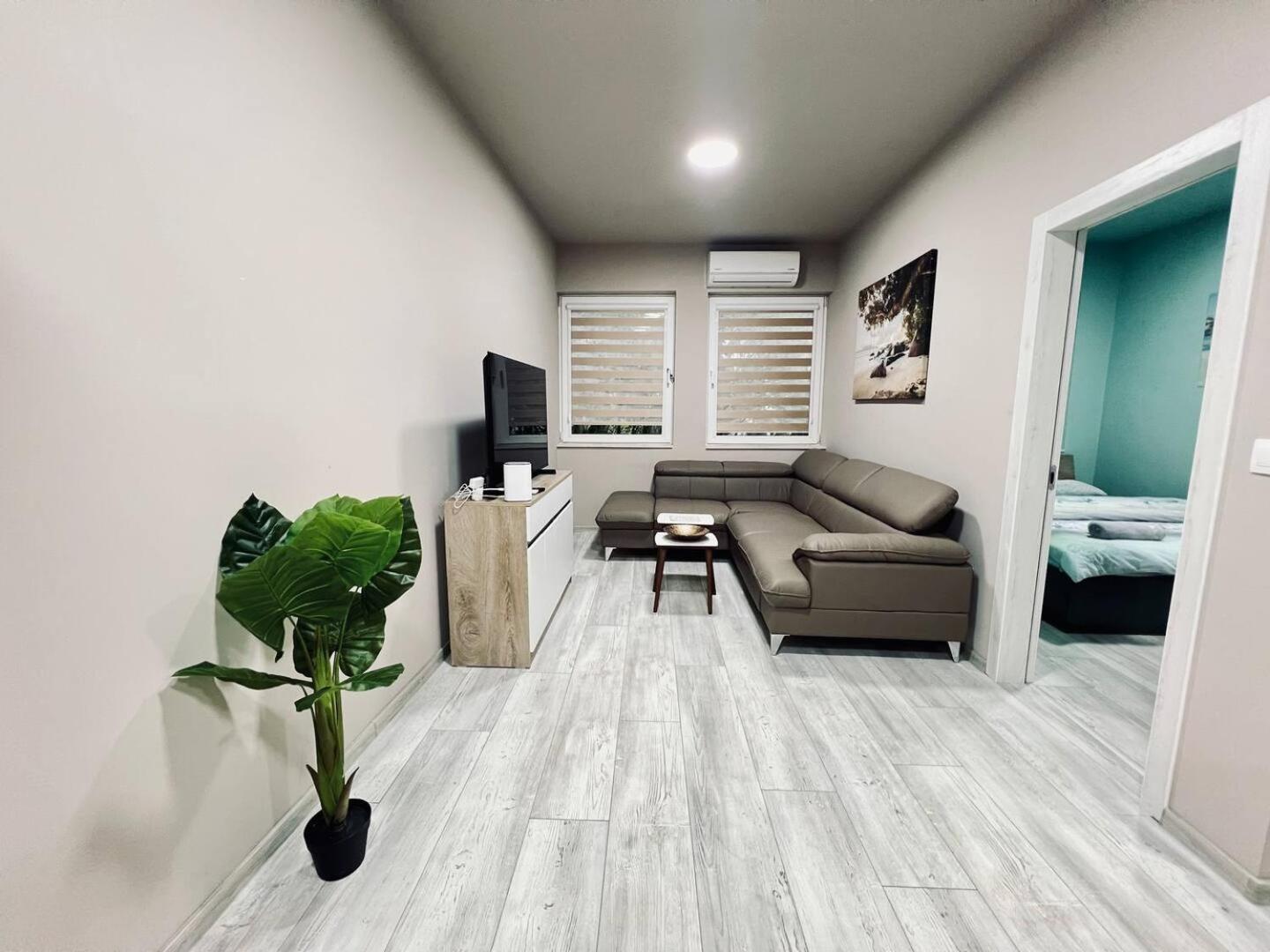 NJ Deluxe rooms