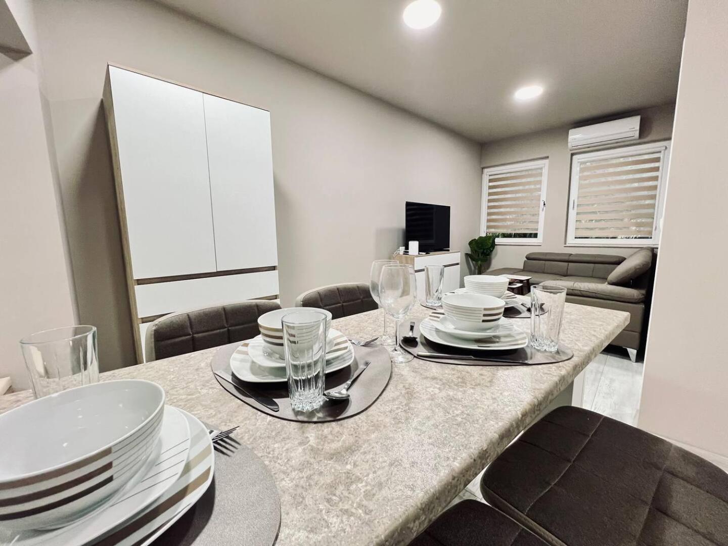 NJ Deluxe rooms