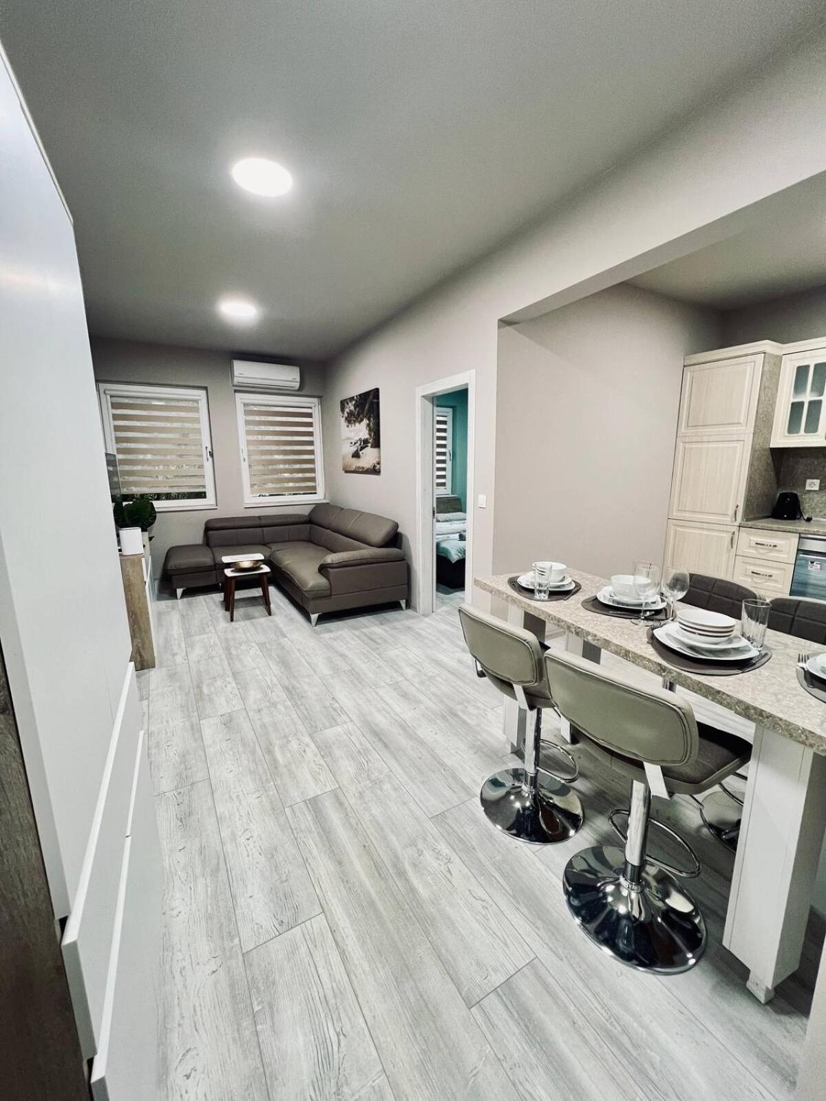 NJ Deluxe rooms