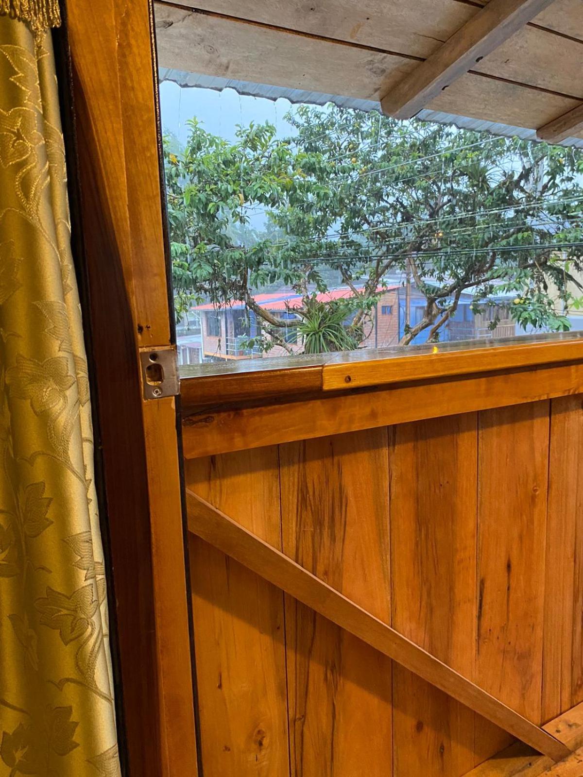 Guayabo Hostal Mindo