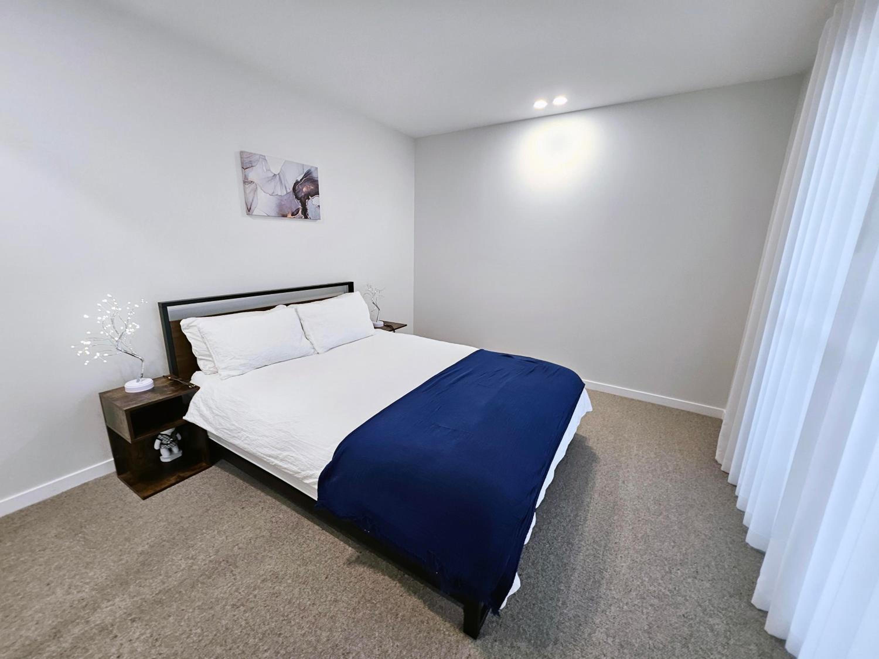 Kashmir, Modern and luxury 2BR 2BA, Fast WiFi & Netflix, Free Parking, Central Location, near CBD