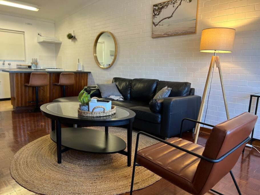 Humble & Cosy, in the Heart of East Vic Park