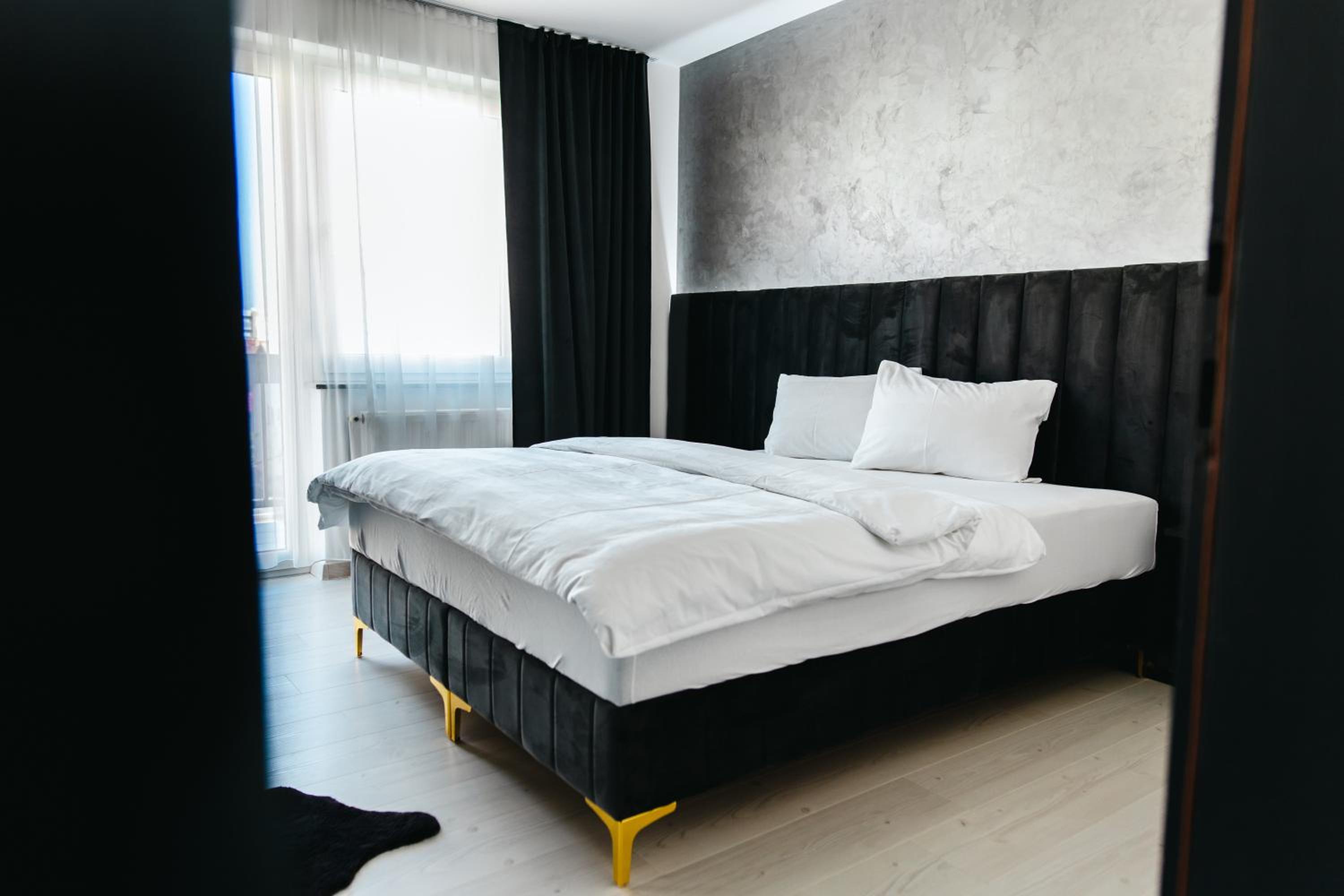 Modern Lux Apartment 3 view 4