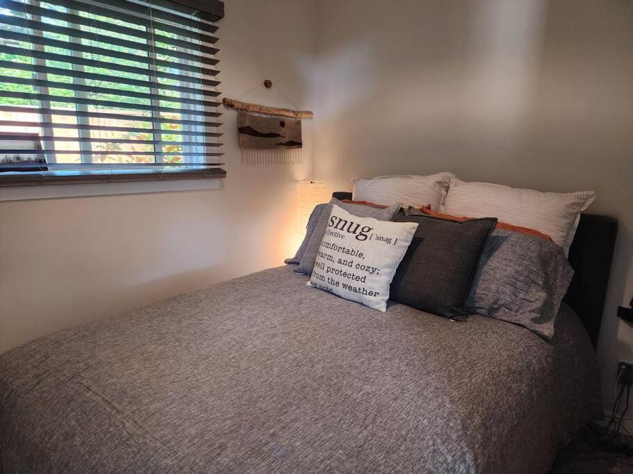 Tiny House with Hot Tub, close to golf and skiing!!