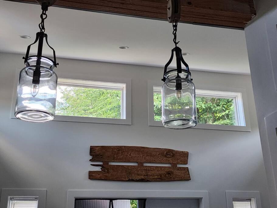 Tiny House with Hot Tub, close to golf and skiing!!