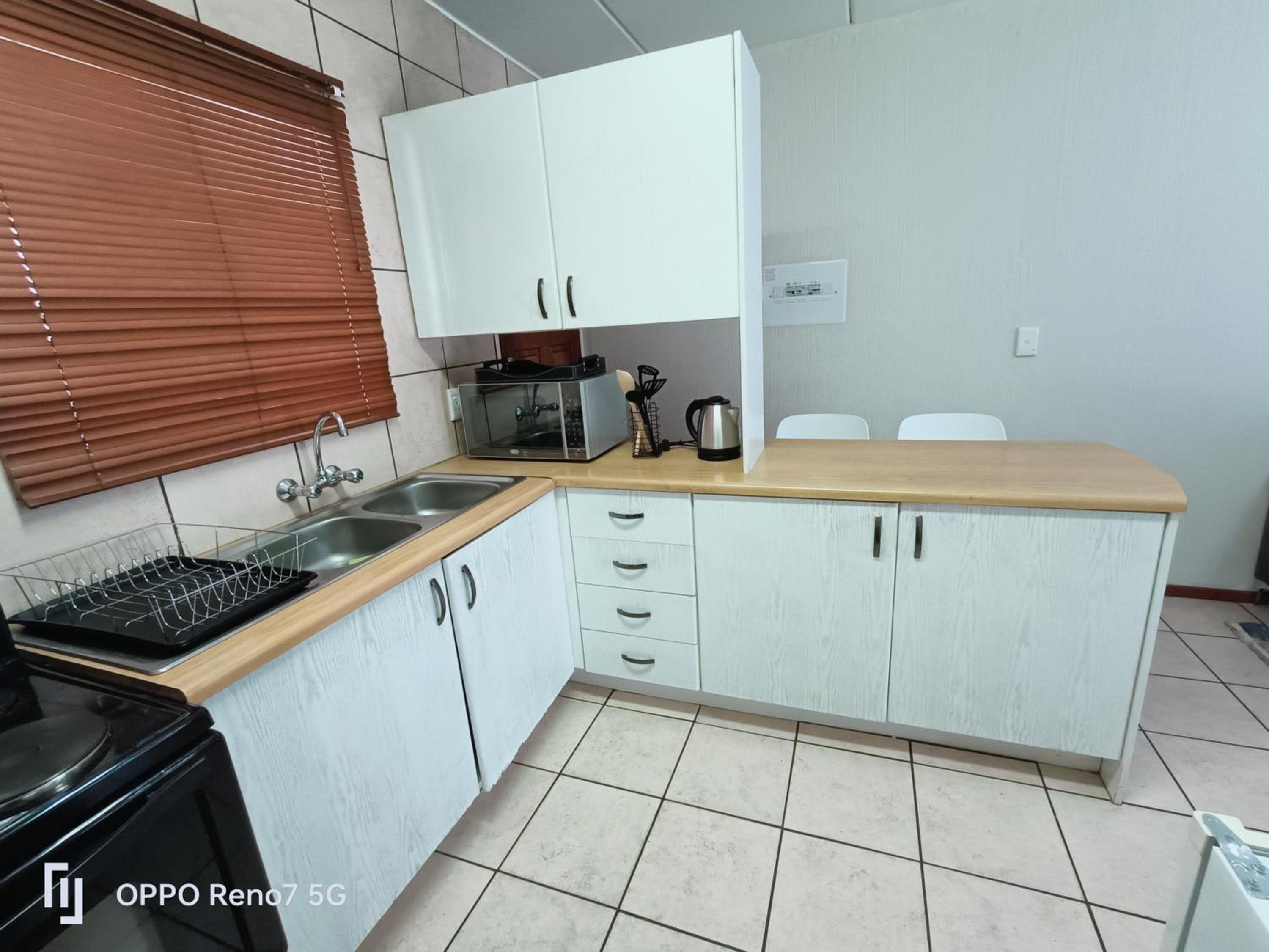 Apartment in Boksburg near OR TAMBO INTERNATIONAL AIRPORT view 4
