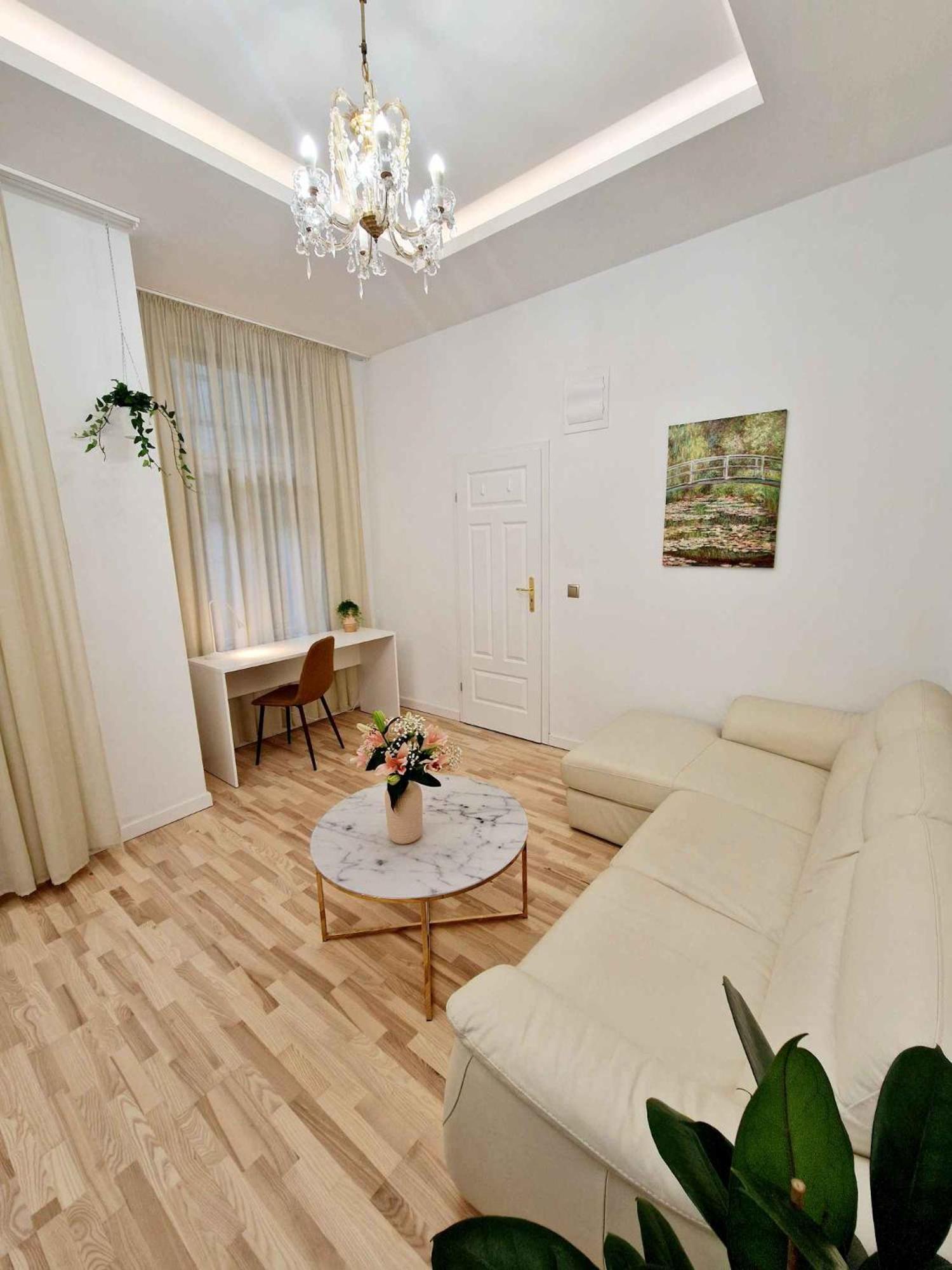 Amelia Old Town Apartment plus 1 free parking offsite view 3