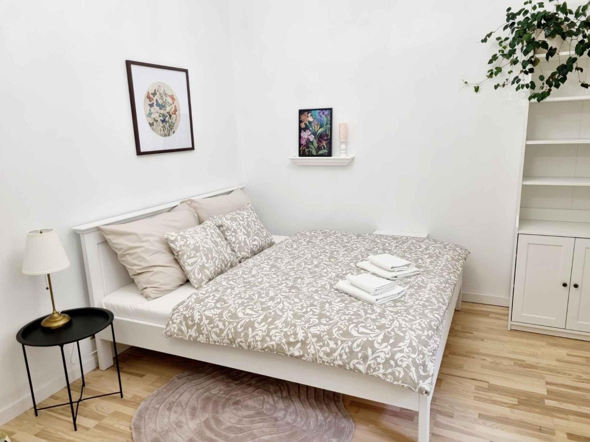 Amelia Old Town Apartment plus 1 free parking offsite view 5