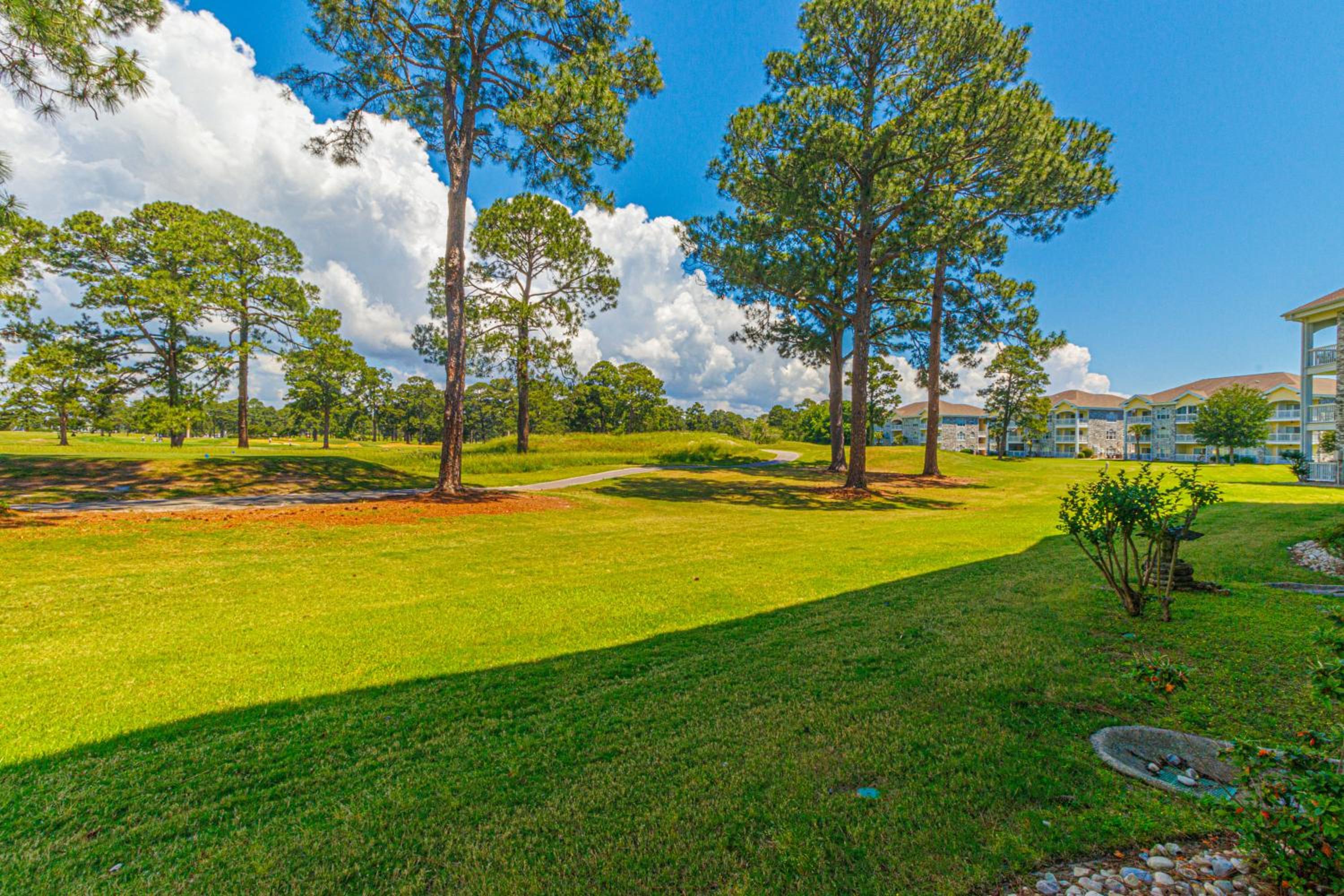 First Floor 2 Bedroom Condo with Golf Course Views-Magnolia Place 101 - Sleeps 6 guests! view 4