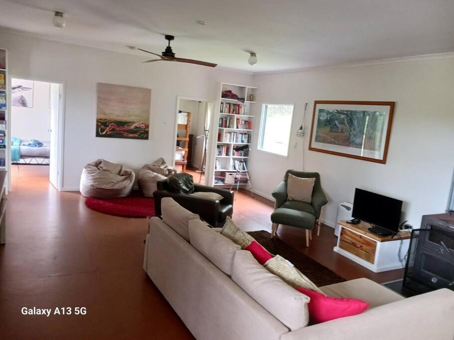 Eucalyptus Escape - Privacy in the Hinterland