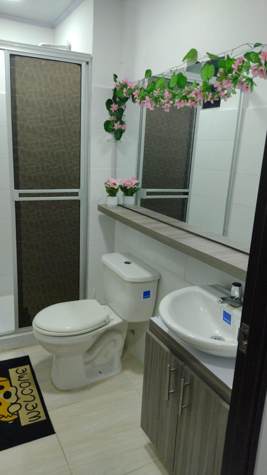 Apartamento vacacional con piscina y parqueadero