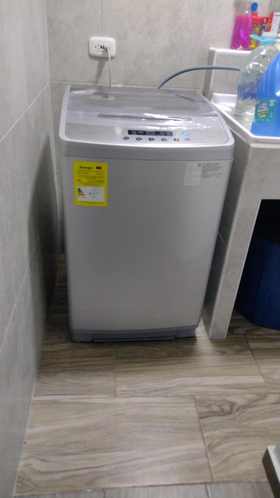 Apartamento con parqueadero y piscina