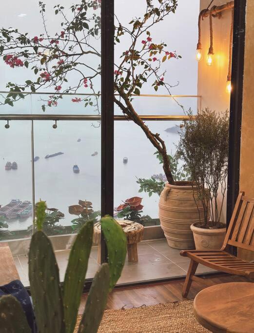 Lam Home Seaview apartment Hạ Long view 3