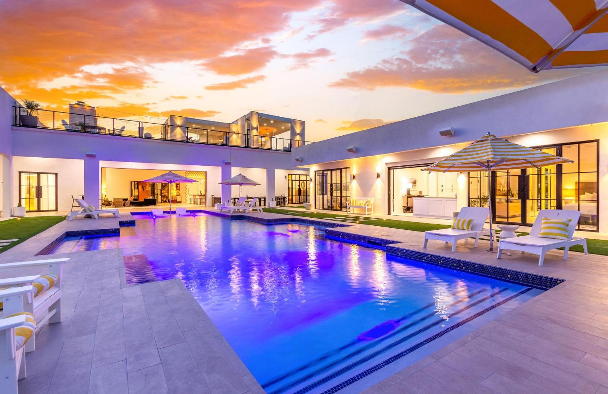 Old Town Scottsdale Luxury Villa - Heated Pool, Spa, Rooftop Deck, Sauna, Speakeasy view 2