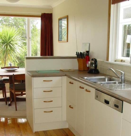 Titirangi Holiday Home view 3