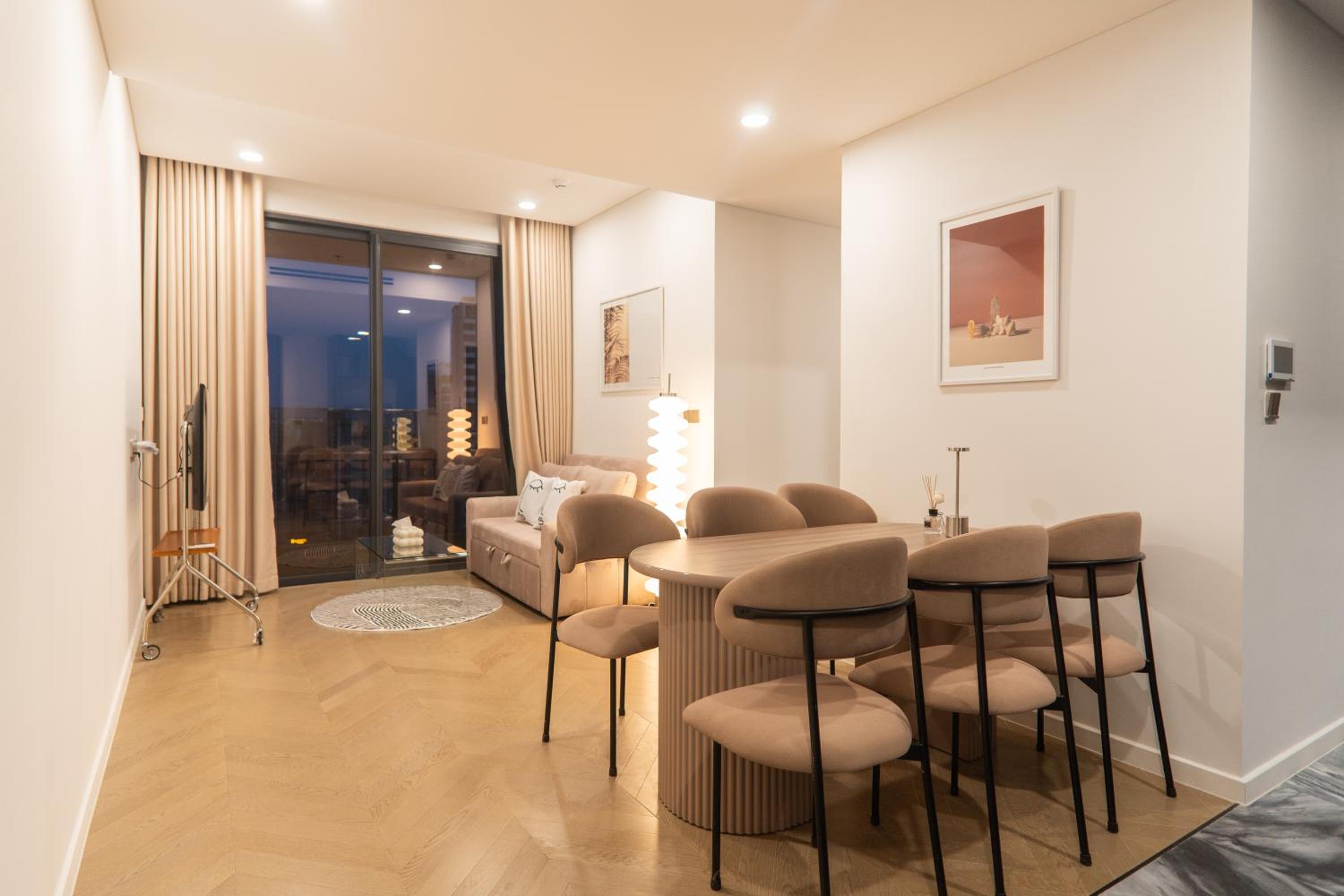 2 bedroom City View Minimal Apartment