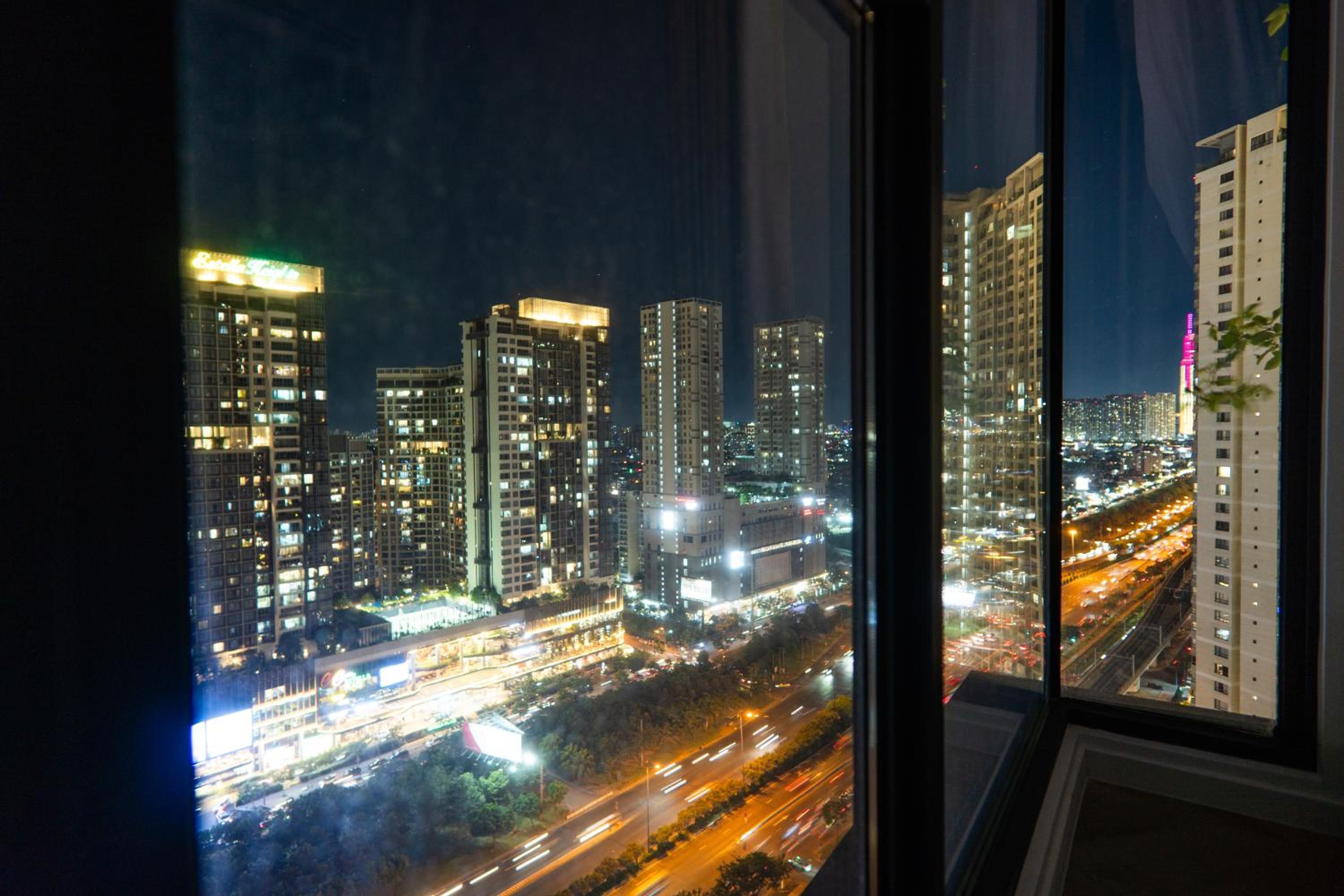 2 bedroom City View Minimal Apartment