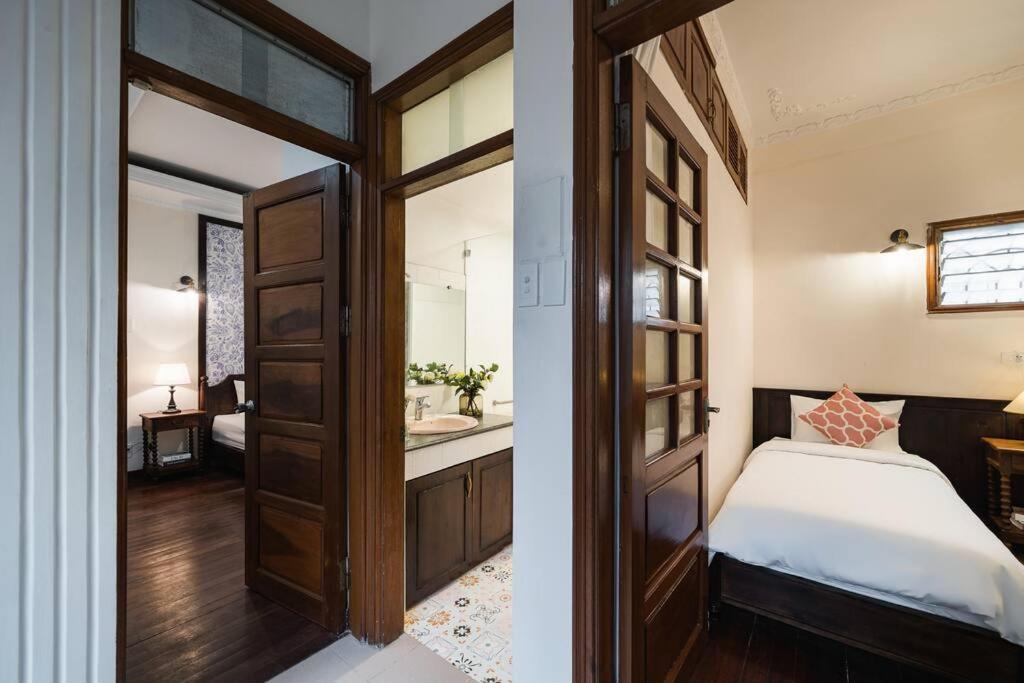 Indochine 4Bedrooms house Heart Old Quarter by SSens Homes