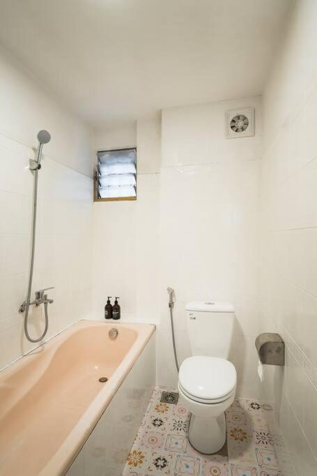 Indochine 4Bedrooms house Heart Old Quarter by SSens Homes