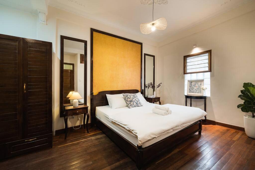 Indochine 4Bedrooms house Heart Old Quarter by SSens Homes
