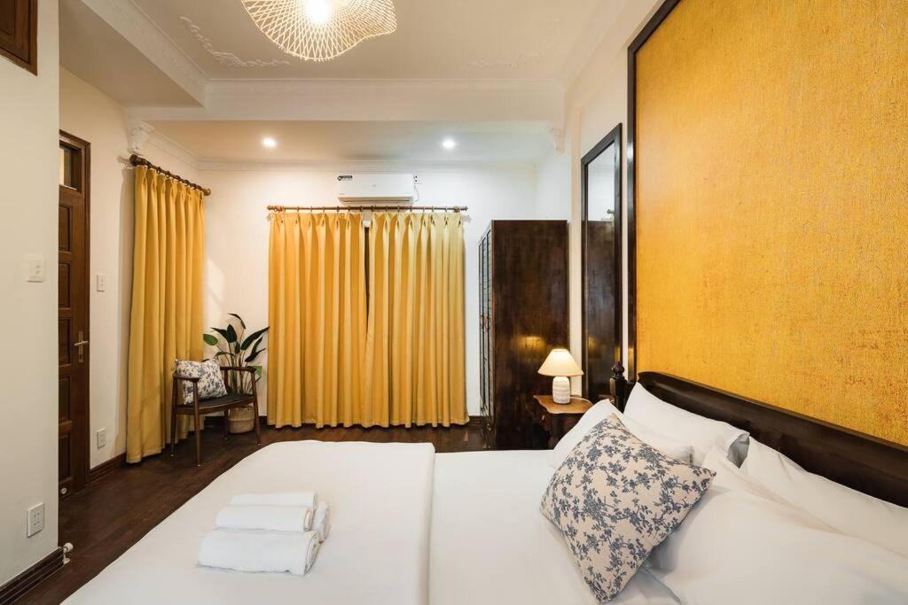 Indochine 4Bedrooms house Heart Old Quarter by SSens Homes